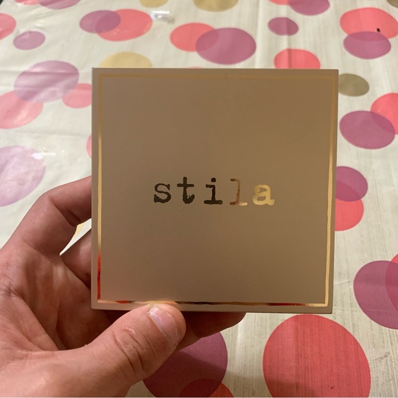 Stila Matte 'N Metal Eye Shadow Palette - Picture 2 of 7